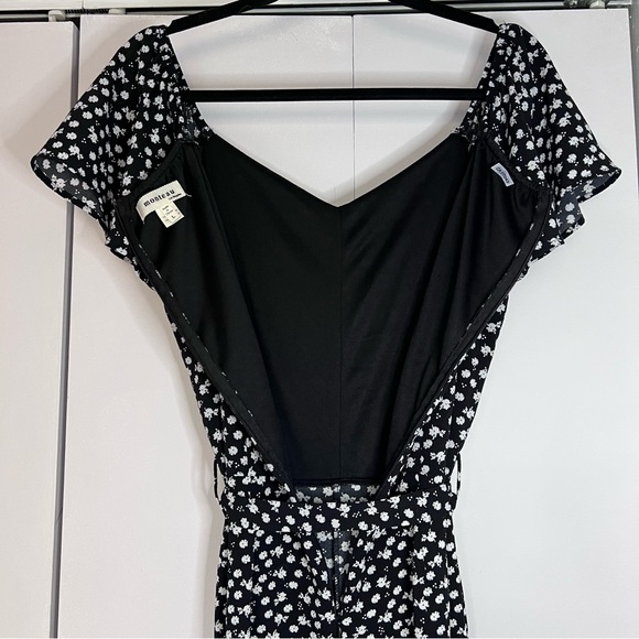 Black and White Small Floral Print Wide Leg Jumpsuit - Picture 9 of 11